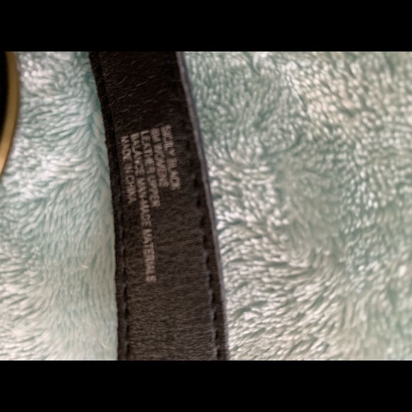 Bass Sandals - Picture 2 of 5